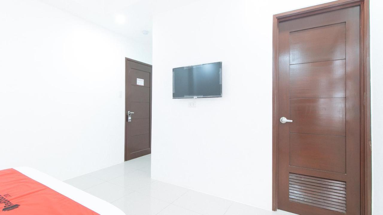 Reddoorz Plus At Dbuilders Poblacion Bgc Taguig Exterior photo