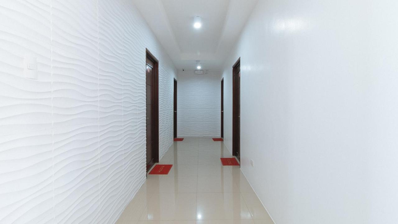 Reddoorz Plus At Dbuilders Poblacion Bgc Taguig Exterior photo